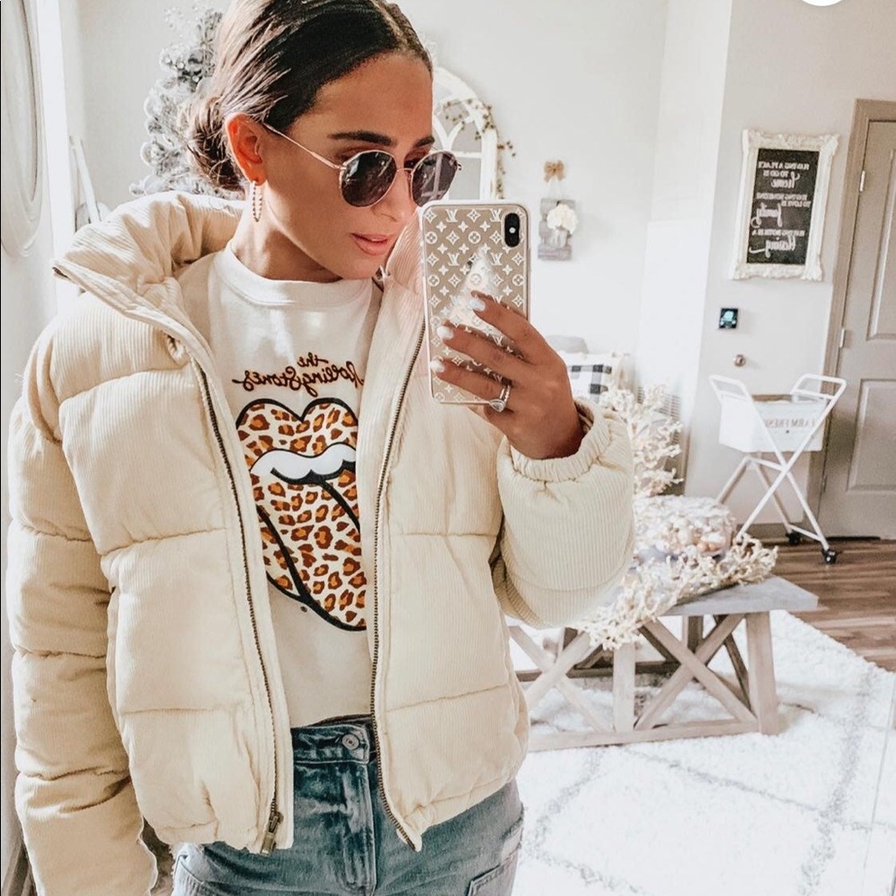 HP🎉NWT Corduroy Cream Puffer Jacket w/ZipOut Hood